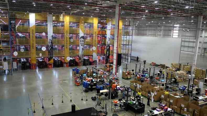 Centro de distribuição tem capacidade para armazenar 4,5 milhões de itens(foto: Rafael Bernardo)