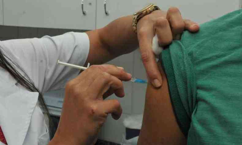 Campanha de vacinao contra a gripe teve incio na segunda-feira em Minas Gerais(foto: Jair Amaral/EM/D.A Press)