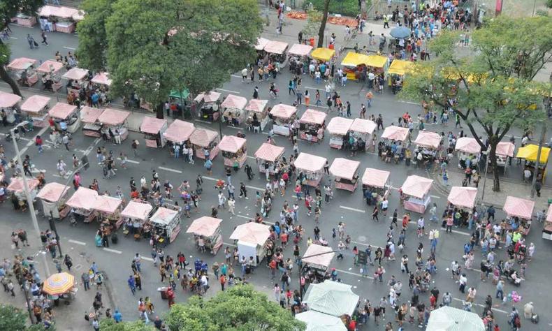 Vista area da Feira de Artes, Artesanato e Variedades de Belo Horizonte