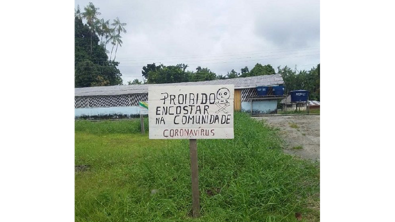 Placa instalada na comunidade de Taraucu, no rio Uaups, Terra Indgena Alto Rio Negro(foto: DSEI Alto do Rio Negro)