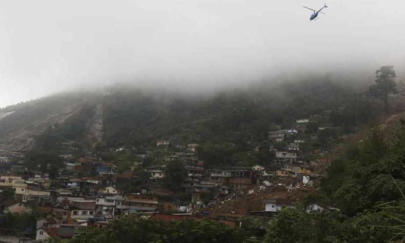 Deslizamento de terra em Petrpolis
