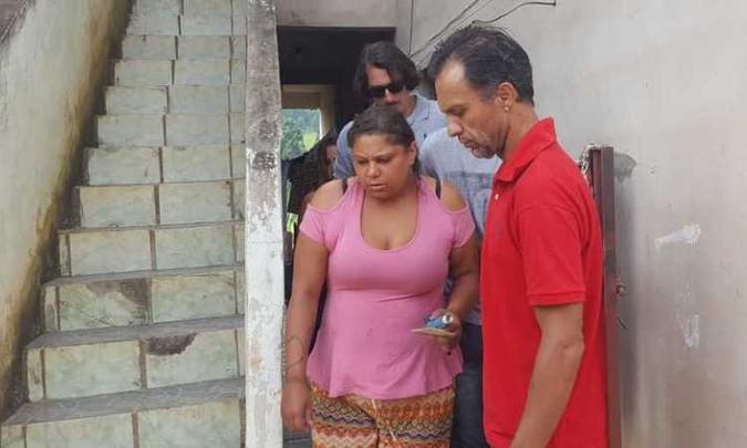 Suspeita assumiu a direção do táxi após assalto(foto: Polícia Civil/Divulgação) Suspeita assumiu a direção do táxi após assalto(foto: Polícia Civil/Divulgação)