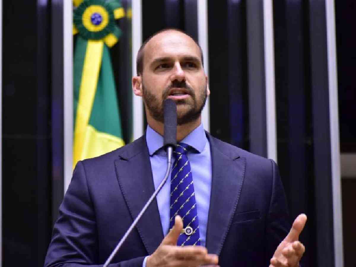 Eduardo Bolsonaro🇧🇷 on X: Eles levantam a bola… daí o PR só corta 🏐   / X