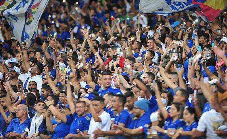 Mais de 34 mil torcedores assistiram  vitria do Cruzeiro sobre o Brusque pela 35 rodada da Srie B