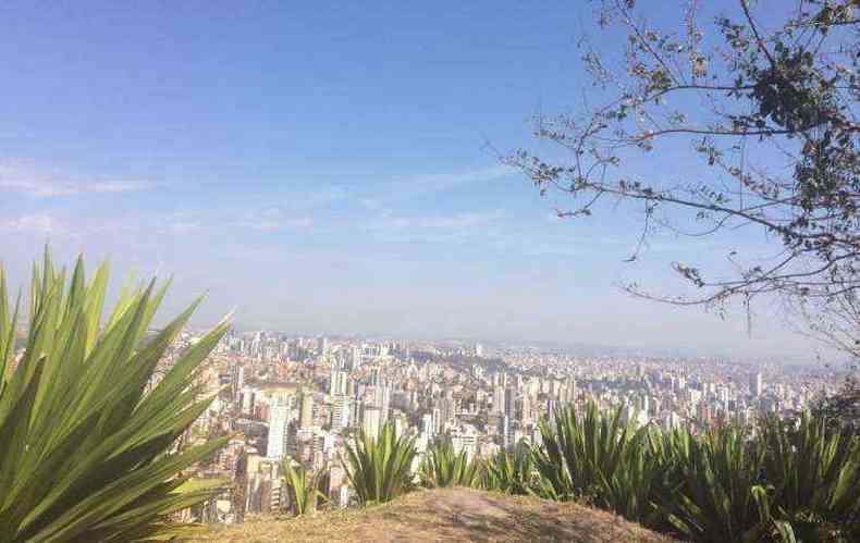 Vista do Bairro Comiteco, Regio Centro-Sul de Belo Horizonte, mostra o cu claro na capital mineira(foto: Cristina Horta/EM/D.A.Press)