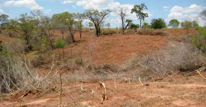 A degradao do meio ambiente resulta do uso excessivo de recursos finitos como o solo e a gua(foto: Mrio Lcio/Divulgao %u2013 31/7/15)