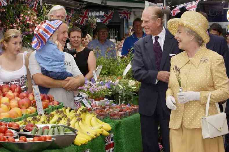 O prncipe Philip apoiou e esteve junto da rainha durante mais de 60 anos de seu reinado, incluindo nas celebraes do Jubileu de Ouro em 2002(foto: PA)