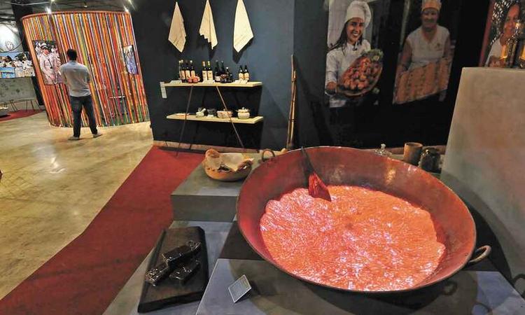 tacho de goiabada em exibio na exposio Rumos de Minas