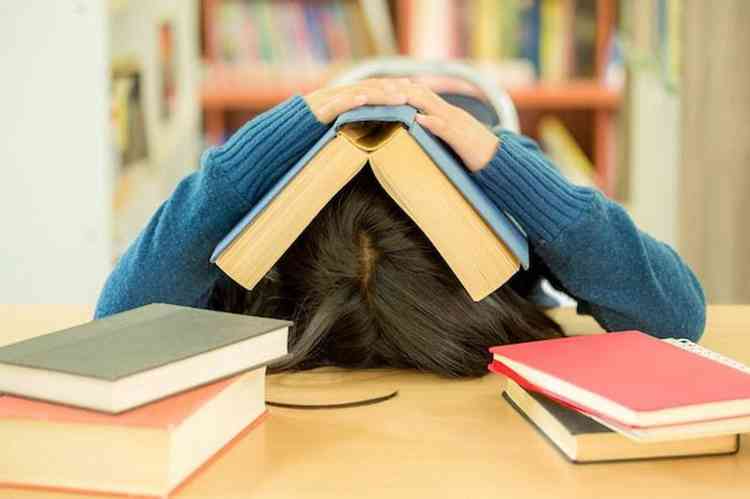 Para enfrentar o transtorno, recomenda-se que o estudante pratique atividade fsica e tenha um sono regulado