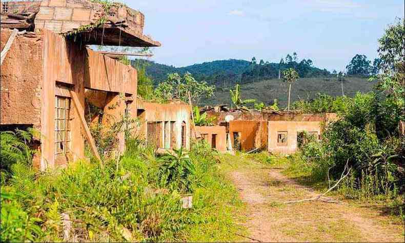 Runas de Mariana aps o rompimento da Barragem do Fundo em novembro de 2015(foto: Leandro Couri/EM/D.A Press)