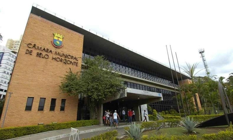 Vereadores decidiram por derrubar veto de Fuad em proposta do ex-vereador Nikolas Ferreira(foto: Gladyston Rodrigues/EM/D.A Press) Fachada da Câmara Municipal de Belo Horizonte