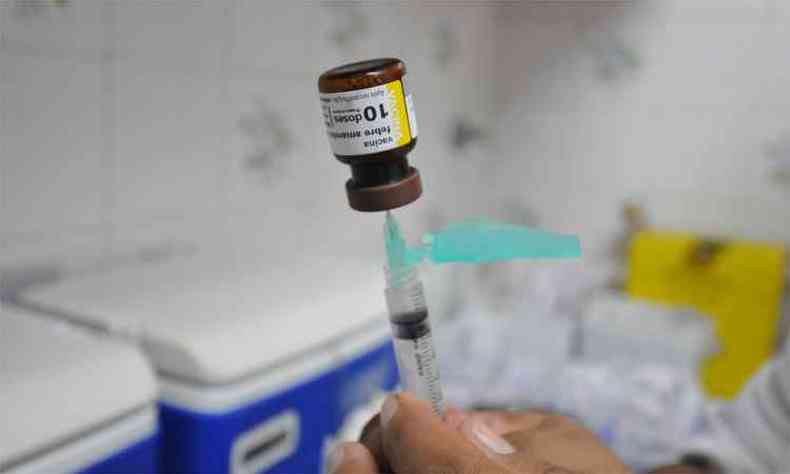 Doses esto disponveis no SUS. Meta  vacinar todo o pblico-alvo (foto: Alexandre Guzanshe/EM/DA Press - 20/2/18)