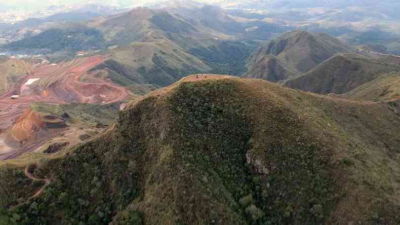 Vista da Serra do Curral a partir do Pico Belo Horizonte: área que a Tamisa pretende minerar é 11,2 vezes maior que as dos dois empreendimentos em atividade somadas