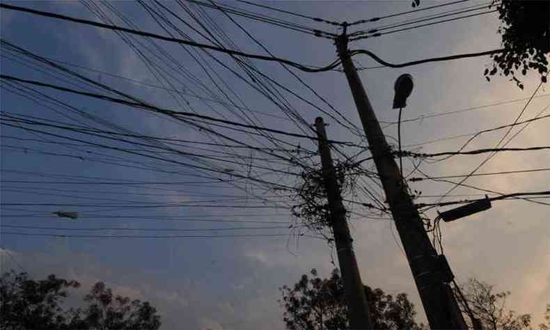 Ligaes clandestinas de energia eltrica j resultaram em prejuzo superior a R$ 360 milhes no estado s este ano(foto: Cristina Horta/EM/DA Press - 29/8/14)