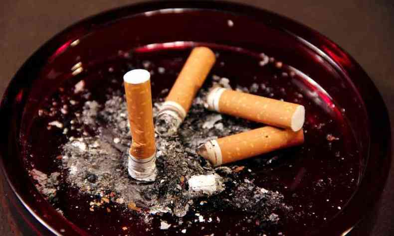 Mercado ilegal  responsvel por metade dos cigarros vendidos em Minas 