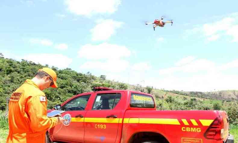 Drones dos bombeiros ajudam a localizar pessoas desaparecidas em mata(foto: Jair Amaral/EM/D.A. Press)