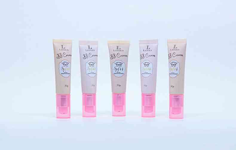 Foto de vrios produtos BB Cream da Latika, mostrando a variedade de cores