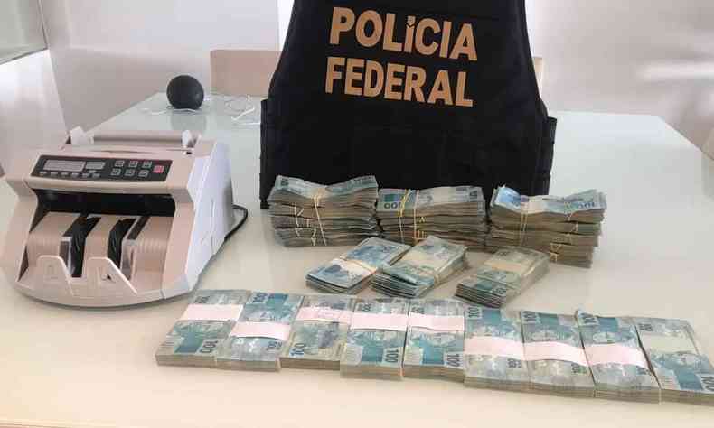 Na foto, dinheiro apreendido pela Polcia Federal durante Operao 'Habeas Pater'