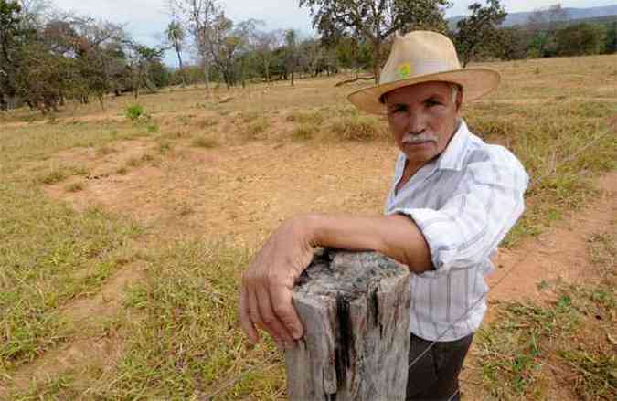 Fazendeiro Sebastio de Castro assistiu  volta do verde a suas terras com projeto de recuperao ambiental: esperana brota da conscientizao(foto: Beto Novaes/EM/D.A Press)