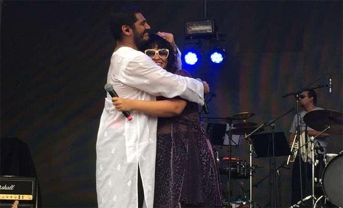 Tulipa Ruiz e Criolo no palco. Eles cantam o maior sucesso dela: Tulipa Ruiz e Criolo no palco. Eles cantam o maior sucesso dela: