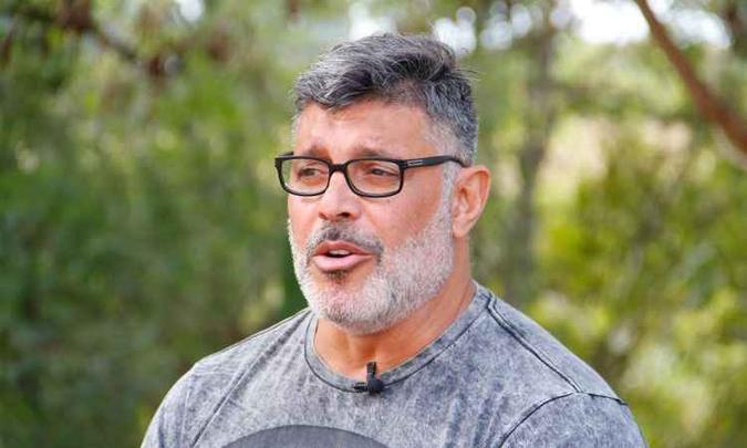Frota postou mensagens nas redes sociais em que chamou Scarabelli de 'ativista do movimento gay' (foto: Facebook/Reprodução) Frota postou mensagens nas redes sociais em que chamou Scarabelli de 'ativista do movimento gay' (foto: Facebook/Reprodução)