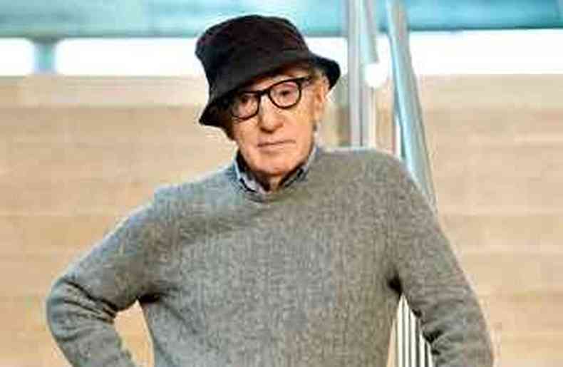 Woody Allen em San Sebastián, na Espanha, no ano passado, onde filmou o inédito Rifkin's Festival (foto: ANDER GILLENEA/AFP)