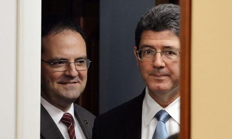 O ministro Nelson Barbosa (E) tentou tranquilizar analistas e investidores, como havia feito Joaquim Levy(foto: Marcello Casal Jr/Ag�ncia Brasil)