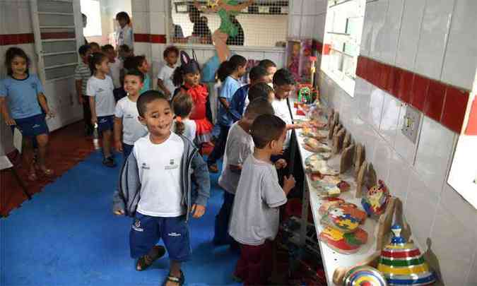 Reforma da creche trouxe mais brinquedos e segurana  meninada(foto: Alexandre Guzanshe/EM/D.A.Press)