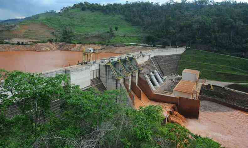 Relatrio do Ibama aponta que reservatrio de hidreltrica est com 10,8 milhes de metros cbicos de rejeitos armazenados(foto: Tlio Santos/EM/D.A PRESS)