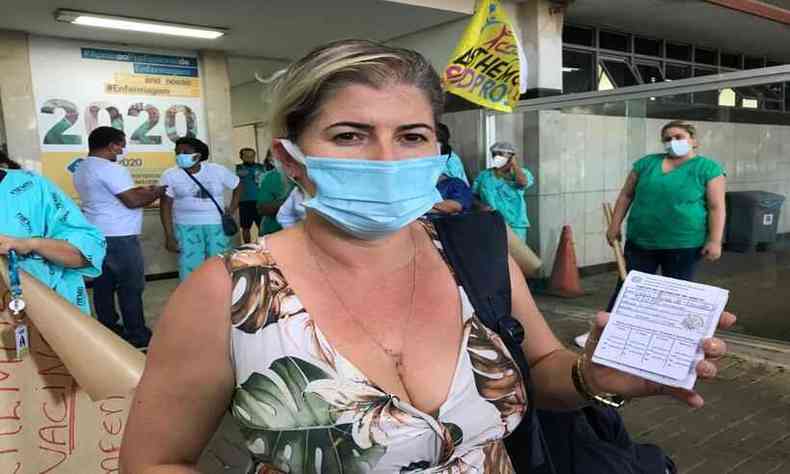 A tcnica em enfermagem, Selma Maria de Carvalho, reclama da desorganizao da vacinao no hospital(foto: Ramon Lisboa/EM/D.A Press)