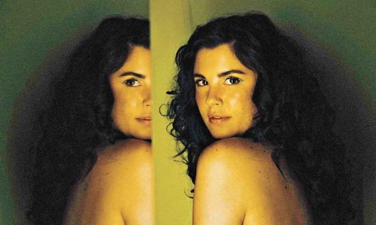 Cantora e compositora Naroca