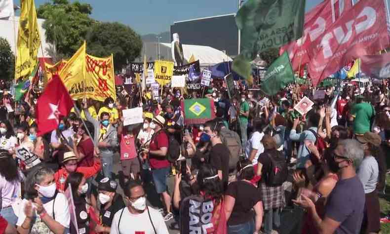 No Rio, manifestantes saem s ruas para demonstrar insatisfao com Bolsonaro(foto: Florian PLAUCHEUR/AFPTV/AFP)