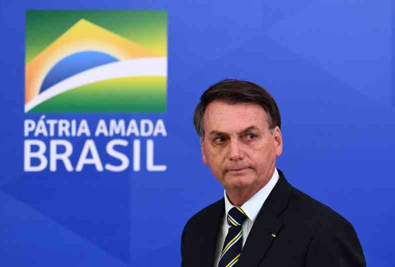 (foto: Presidente Jair Bolsonaro, sobre o aumento das mortes no Brasil pelo coronavrus: 