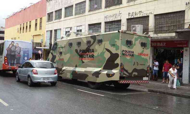 Polcia cumpriu 37 mandados de busca e apreenso em boxes do Shopping Xavantes(foto: Gladyston Rodrigues/EM/D.A Press)