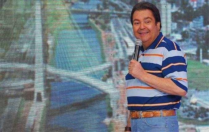 Faust�o entrevistava a atriz Carolina Dieckmann quando a ofensa aconteceu (foto: Ze Paulo Cardeal/Tv Globo)