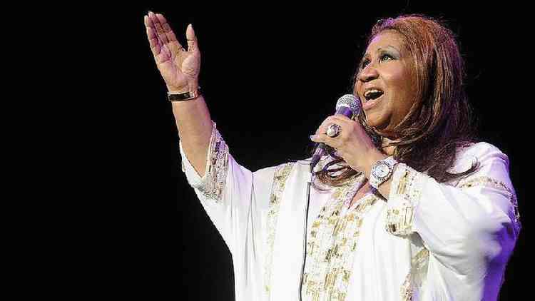 Aretha Franklin cantando