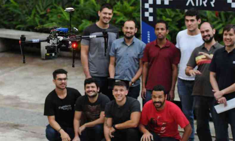 Depois de derrotar mais de 400 equipes, a Xquad, integrada por 10 pesquisadores da universidade mineira,  a nica da Amrica Latina na corrida de drones(foto: Tlio Santos/EM/D.A Press)