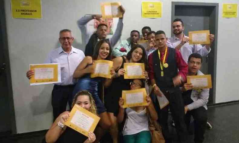 Alunos da Escola Estadual Neidson Rodrigues se capacitaram para o mundo dos negcios(foto: Arquivo Pessoal)