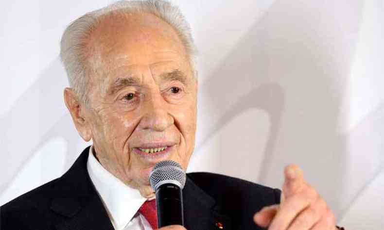 Peres se envolveu com a poltica israelense durante mais de 50 anos e ganhou Nobel por conta de seus esforos para trazer a paz ao Oriente Mdio(foto: AFP / ERIC FEFERBERG )