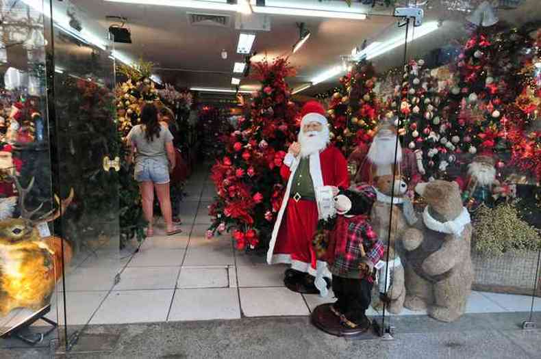 Já é Natal no comércio de BH, ao menos nas vitrines - Economia - Estado de  Minas
