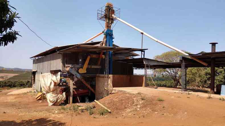 Trabalhadores ficava alojados em alambique da fazenda, em So Sebastio do Paraso