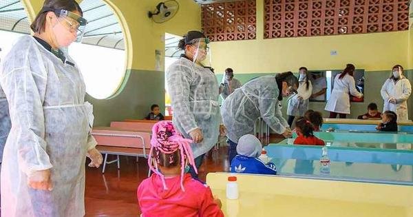 Sob protesto, volta às aulas presenciais avança mais uma etapa em Neves - Vimarsana News