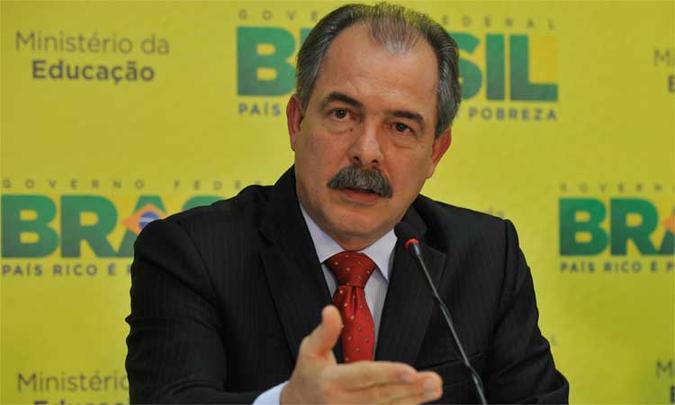 Segundo Mercadante, mudanças ocorreram nos estados de Minas Gerais, Ceará, Rio Grande do Sul e Amapá(foto: MEC/Divulgação ) Segundo Mercadante, mudanças ocorreram nos estados de Minas Gerais, Ceará, Rio Grande do Sul e Amapá(foto: MEC/Divulgação )