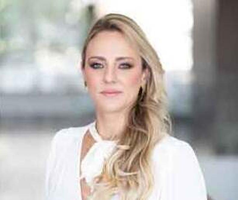  nefrologista Caroline Reigada