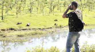 Bilogos iniciaram o monitoramento para capturar, examinar e remanejar as capivaras, que causam diversos problemas na regio(foto: JAIR AMARAL/EM/D.A PRESS)