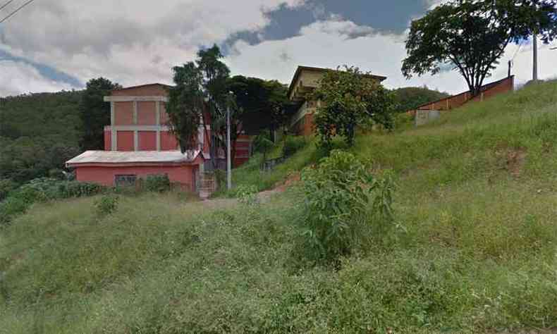 Cmpus da UEMG em Joo Monlevade fica em uma rea isolada, entre o cemitrio e o presdio(foto: Reproduo internet/Google Street View)