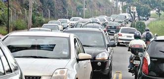 Uma das vias de fluxo mais intenso de ve�culos � a Rua Jos� Rodrigues Pereira(foto: Paulo Filgueiras/EM/D.A Press)