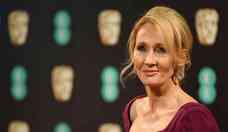 Acusada de transfobia, J. K. Rowling devolve prmio aos Kennedy