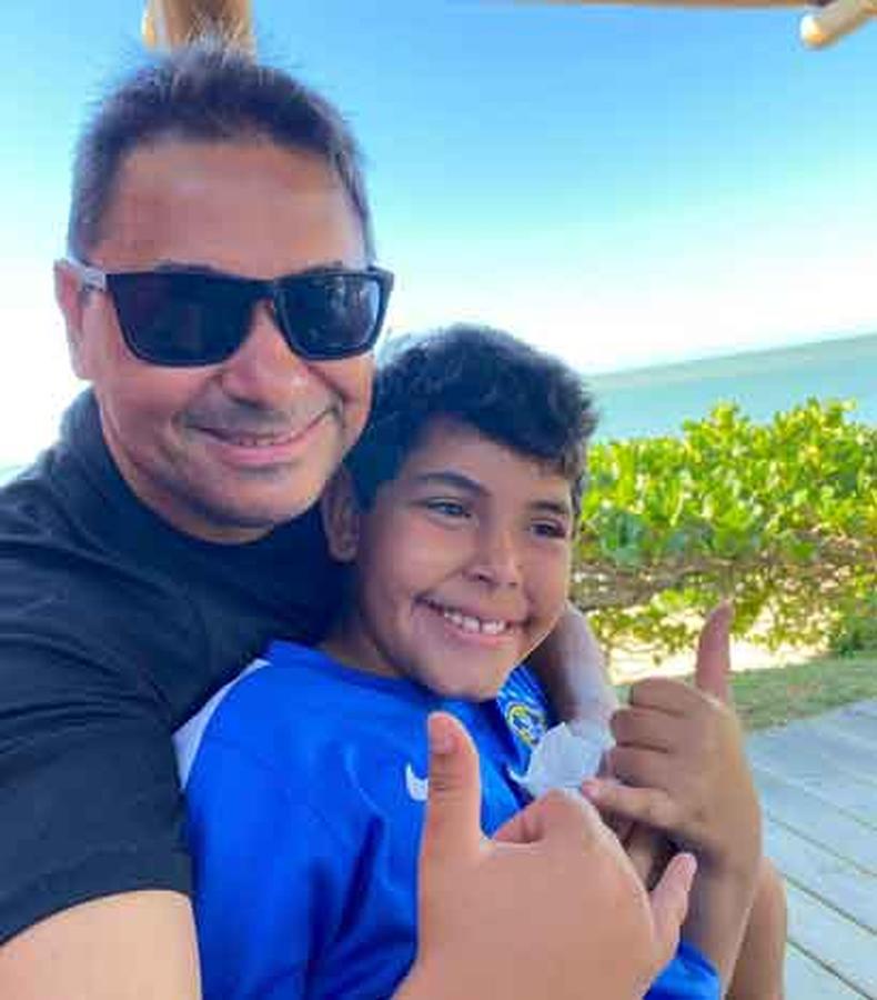 Bruno Mota Ferreira, que se considera 'baianeiro', diz que não importa de quem é a praia: vale a intimidade com o mar(foto: Bruno Mota Ferreira, que se considera 'baianeiro', diz que não importa de quem é a praia: vale a intimidade com o mar) baianeiro