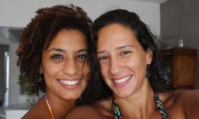 Marielle Franco, assassinada a tiros no Rio no dia 14 de maio, ao lado de Mônica Benício(foto: Arquivo pessoal) Marielle Franco, assassinada a tiros no Rio no dia 14 de maio, ao lado de Mônica Benício(foto: Arquivo pessoal)